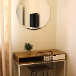 Mina Center Amzei アパート